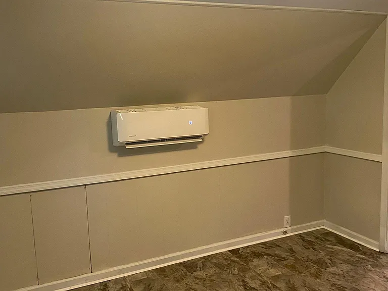 900 Henry St #B — Photo 4