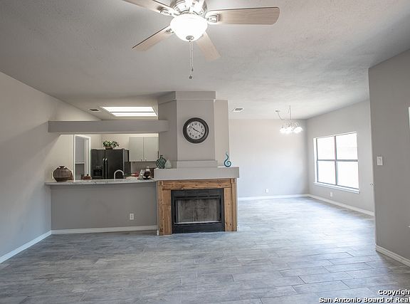 4th image of 10318 Cedarbend Dr