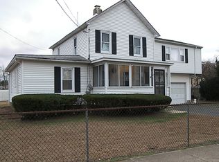 56 Railroad Ave, Belford, NJ 07718
