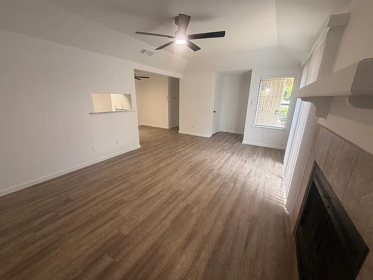 340 W Lexington Ave #101 — Photo 3