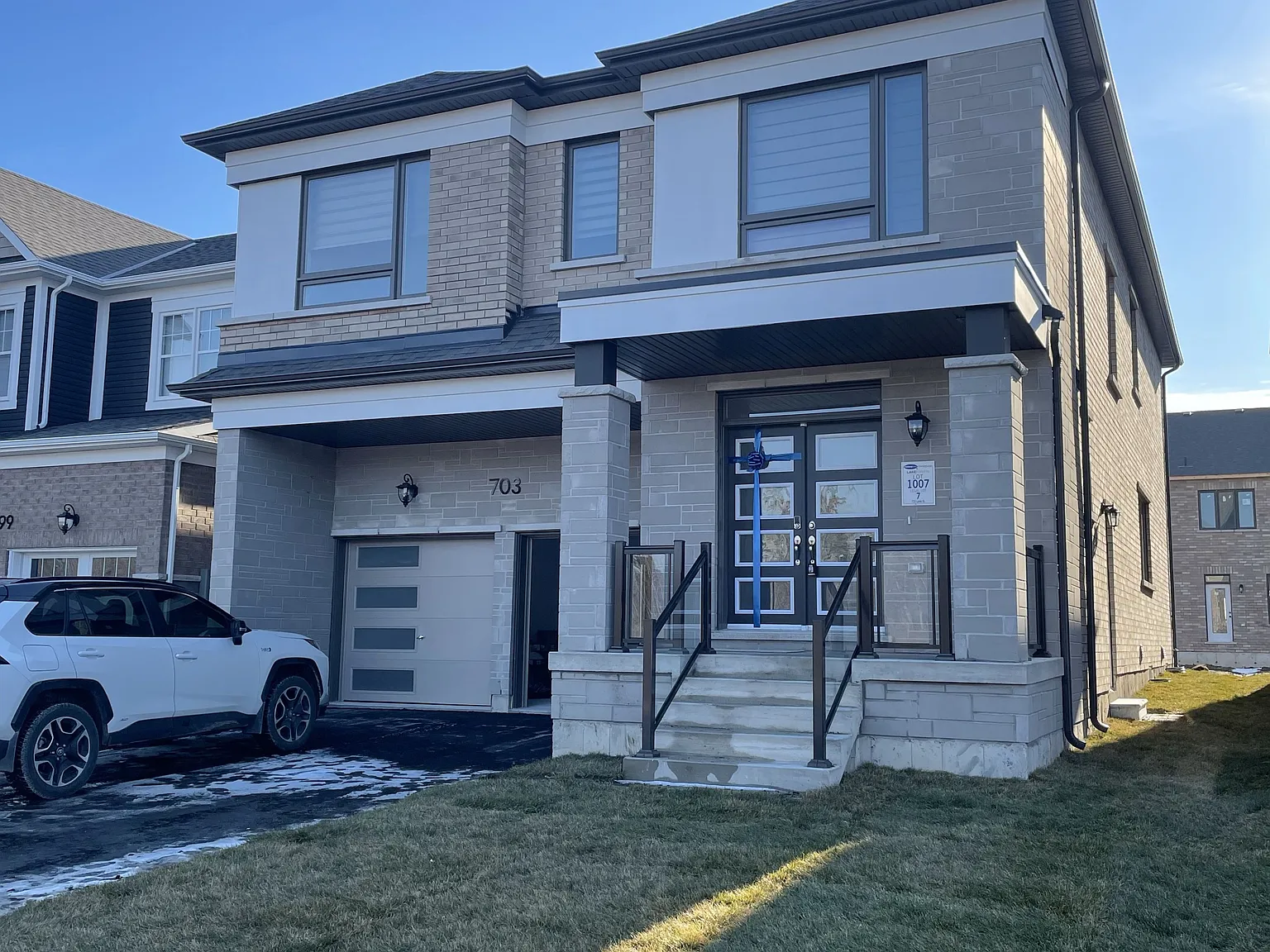 5 bed, $3,000 — Photo 1