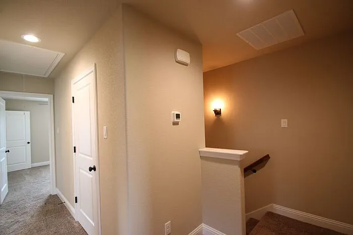 821 Jameson St — Photo 6