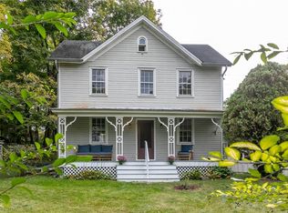 11 Jones St, Rhinecliff, NY 12574