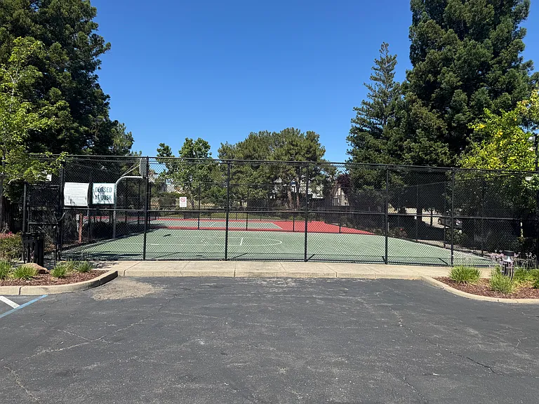 2036 Eucalyptus Way — Photo 17