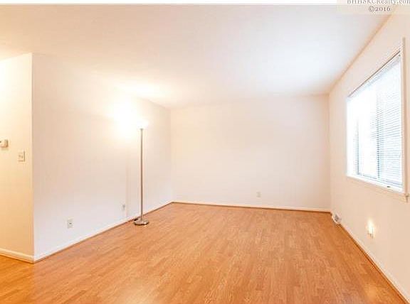 3rd image of 9571 Outlook St