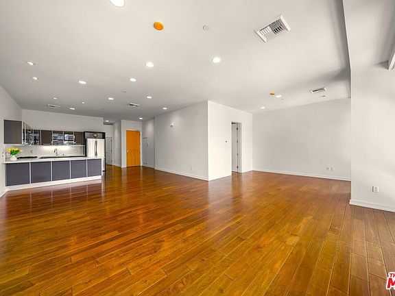 3rd image of 801 S Grand Ave APT 1503