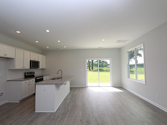 4th image of 30 Sawyer Mill Dr