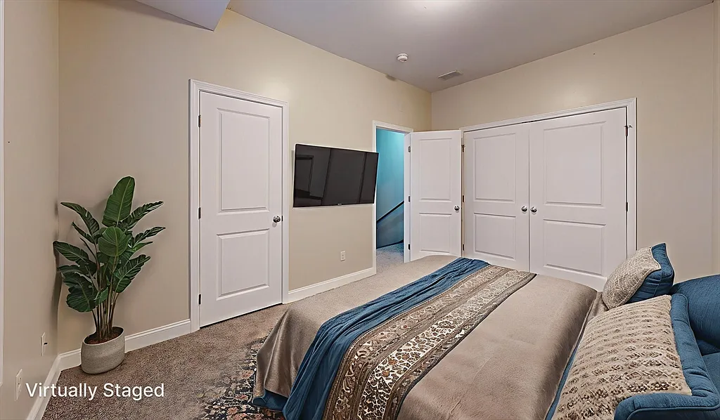 2 bed, 1.5 bath, 700 sqft, $2,800 — Photo 2