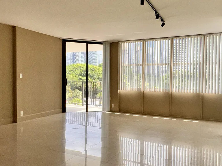 1901 Brickell Ave #B512 — Photo 5