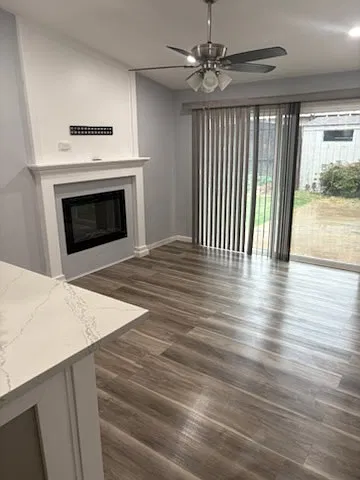 5 bed, 1900 sqft, $2,700 — Photo 2