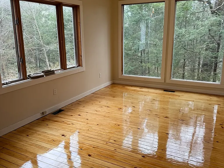 300 Amherst Rd — Photo 5