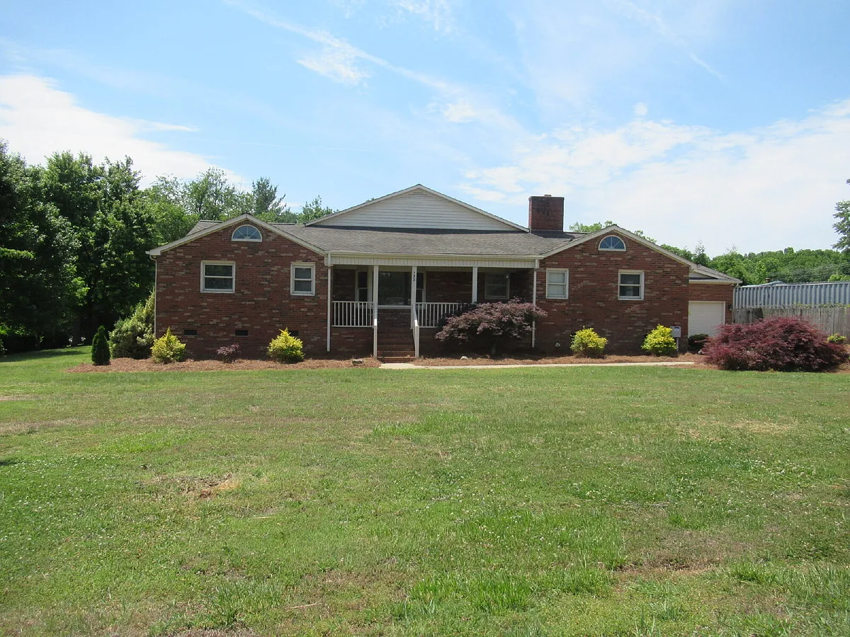 Building Photo - 7800 Cherry Point Dr