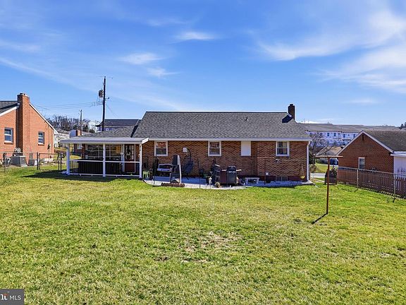4th image of 1484 Clayoma Ave