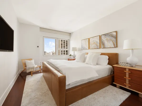 58 West 58th Street image 3 of 6