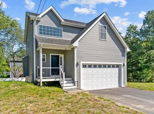 36 Fall River Ave, Seekonk, MA 02771