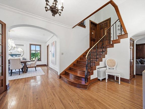5th image of 4753 Humboldt Ave S