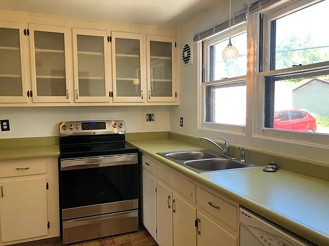 2443 Paseo Rd — Photo 11