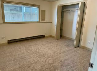 3318 Beach Dr SW #101, Seattle, WA 98116