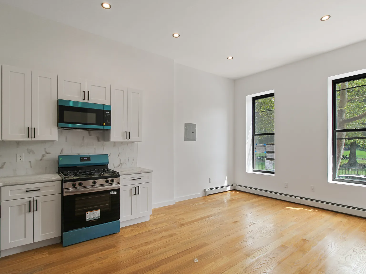 724 Marcy Avenue — Photo 1