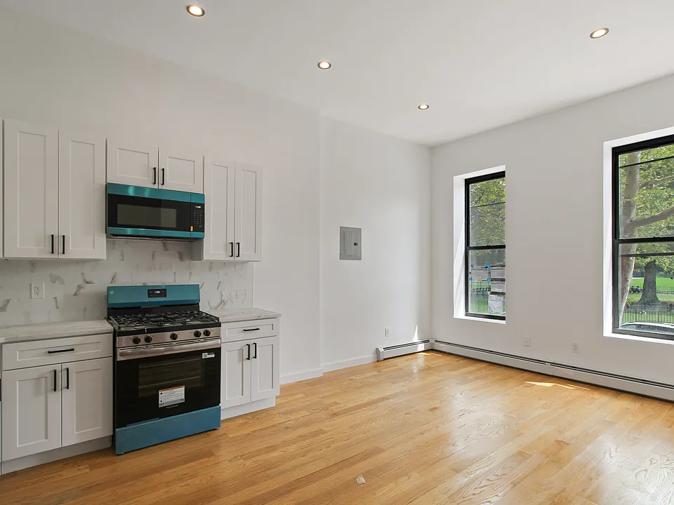 724 Marcy Ave #2