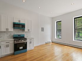 724 Marcy Ave, Brooklyn, NY