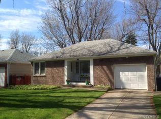 46 Canterbury Ct, Amherst, NY 14226