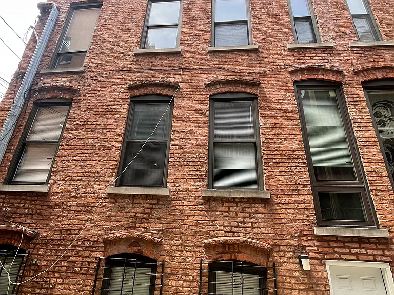 610 N May St #CH — Photo 2