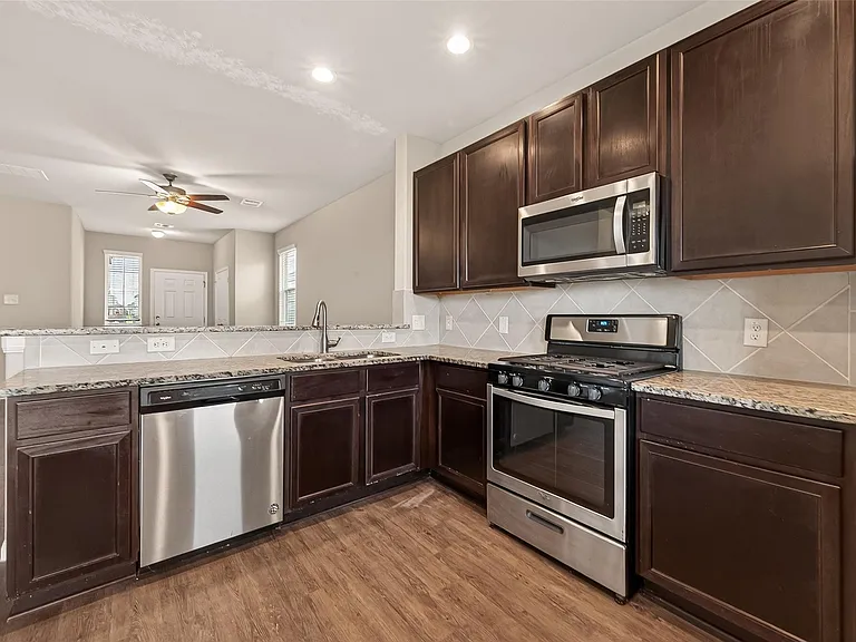 24902 Signorelli Way — Photo 8
