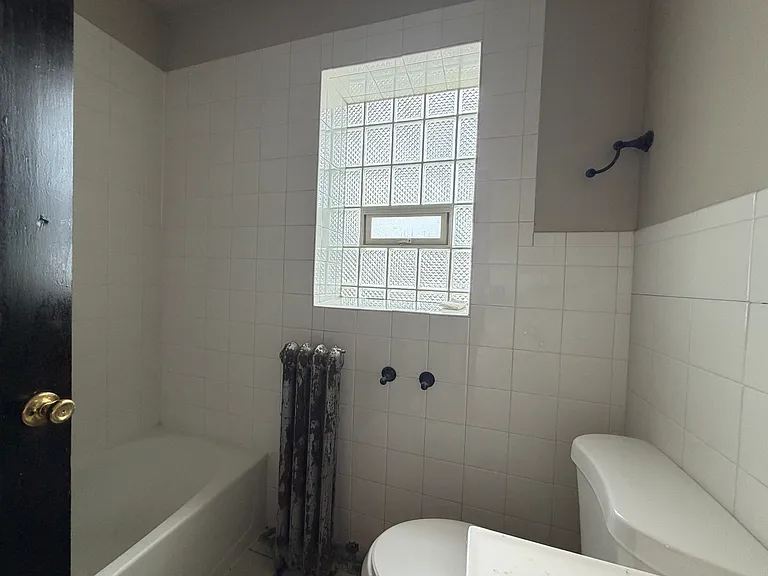 7952 S Ashland Ave #2F — Photo 4