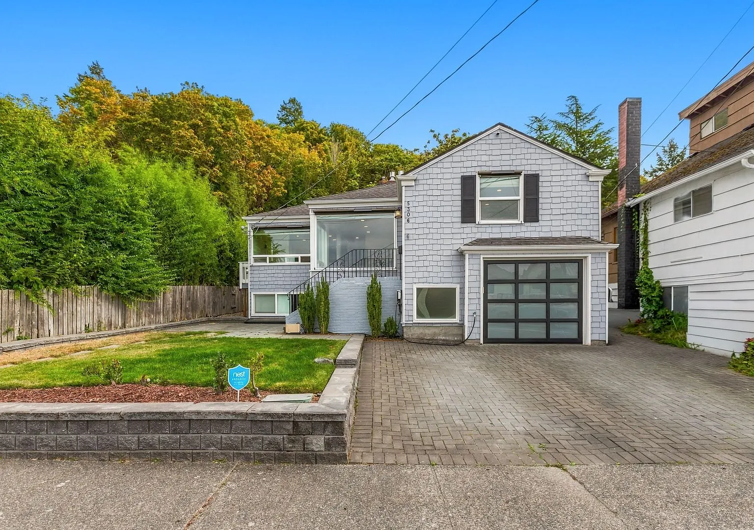 4Bd/1.75Ba Seattle Home — Photo 4