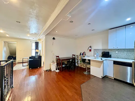 Rented by Arche Nest LLC | media 18