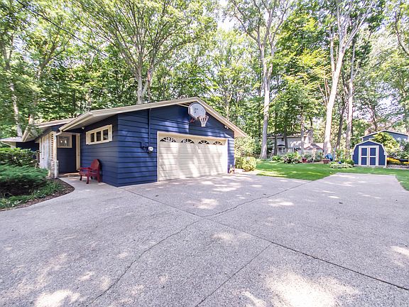 4th image of 967 N Baywood Dr