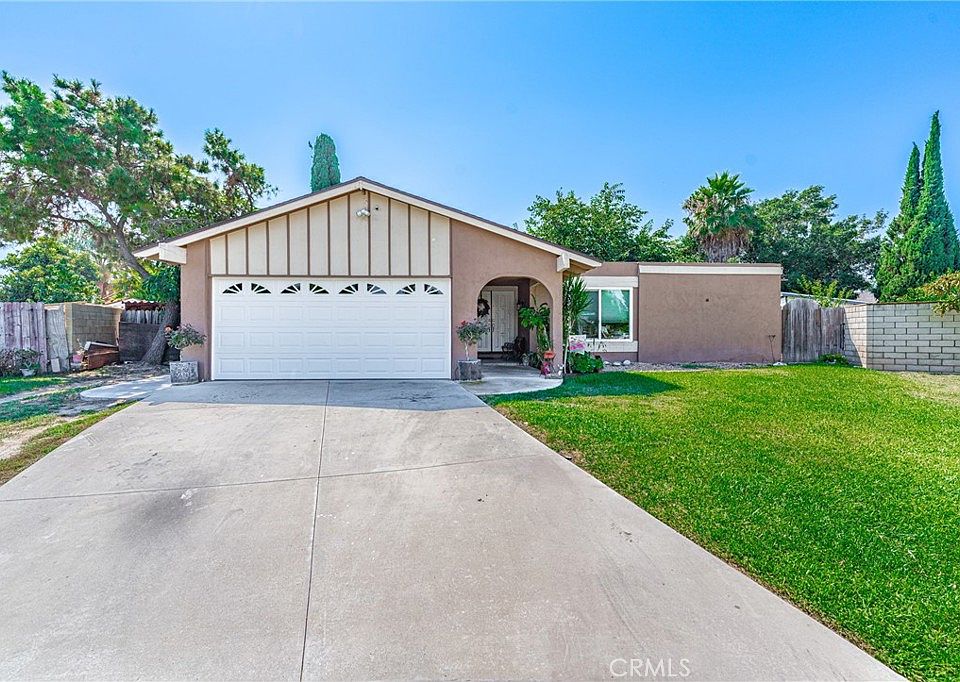 1st image of 918 W Sierra Dr