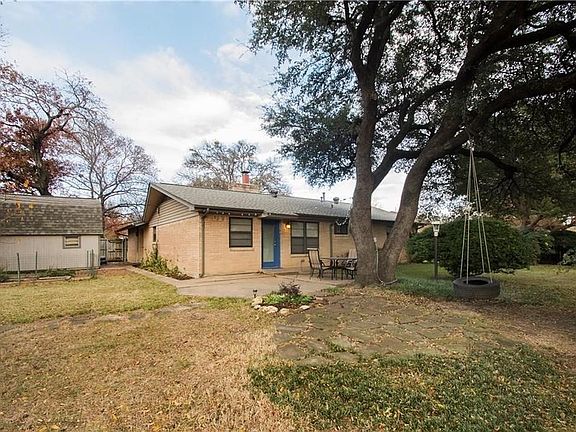 2nd image of 517 Cambridge Dr