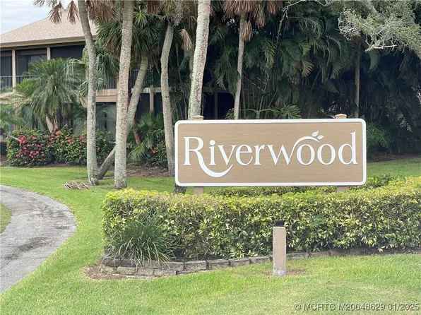287 NE Edgewater Dr, Stuart, FL 34996
