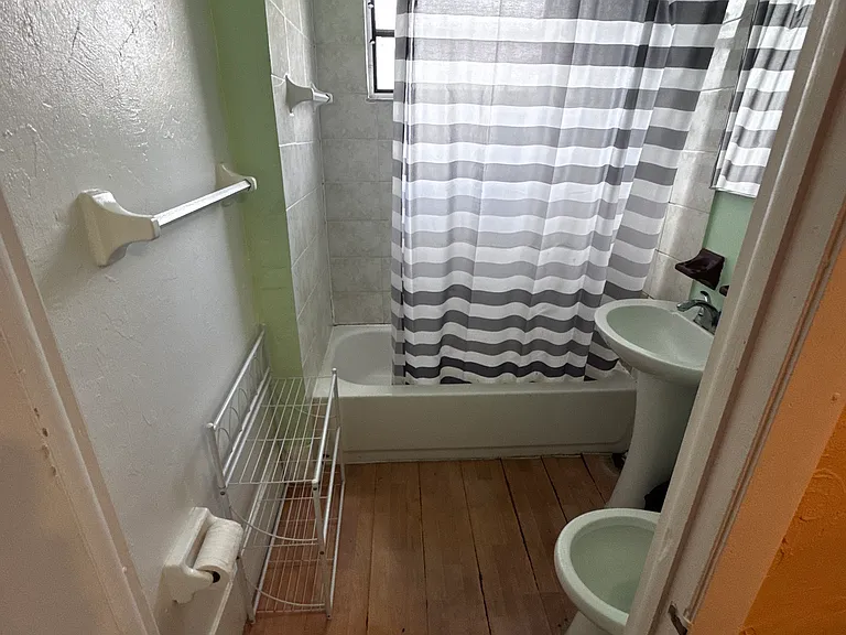 969 SW 2nd St #7 — Photo 3