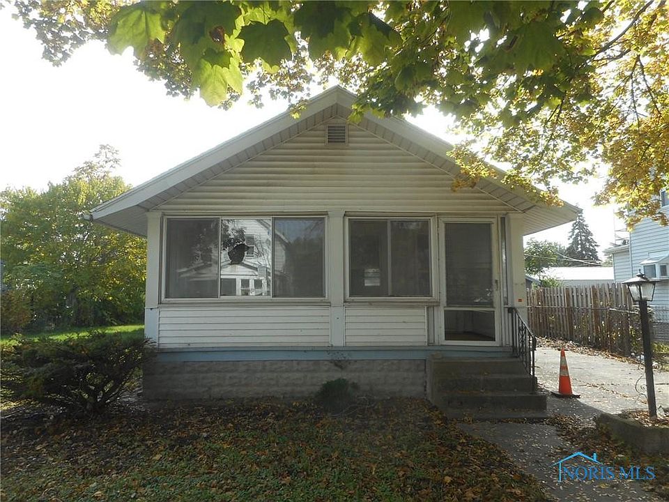 1st image of 904 Woodward Ave
