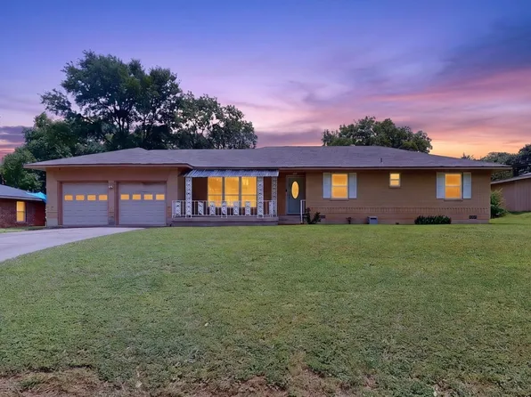 504 Rickey Canyon Ave, Desoto, TX 75115