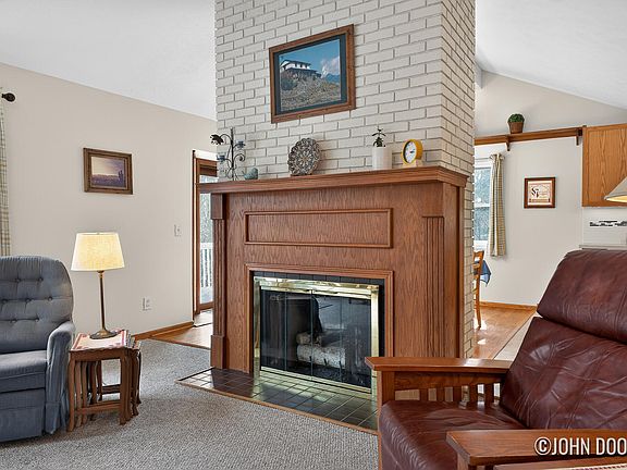 4th image of 3430 Eastridge Ct NE
