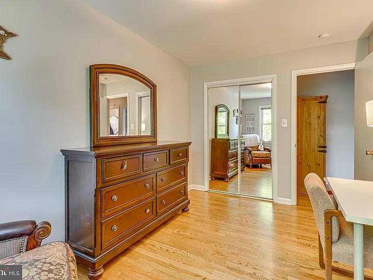 3 Groves Ave — Photo 25