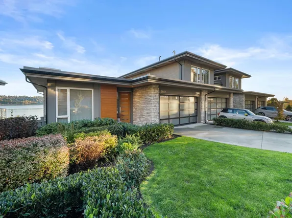 3887 Cates Landing Way, North Vancouver, BC V7G 0A6