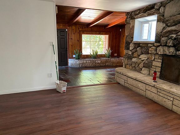 3rd image of 821 Larrabee St