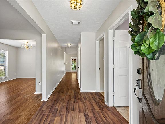 4th image of 4619 Monaco Ln
