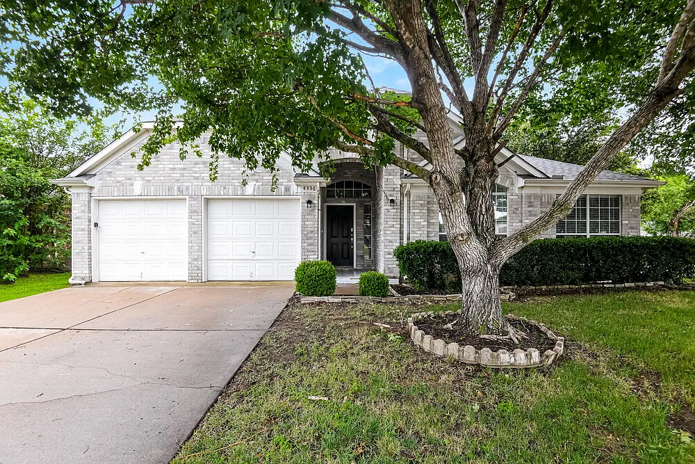 4 bed, 2.0 bath, 1840 sqft, $2,245 — Photo 1
