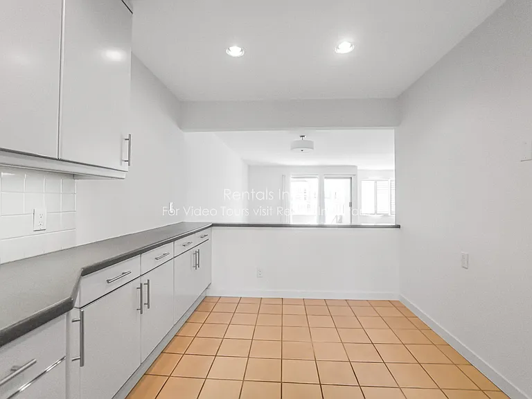 1550 Vallejo St #4 — Photo 6