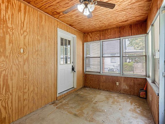 5th image of 543 S Byron Ct