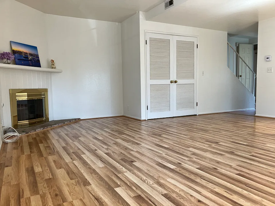 230 Entrance Rd #12
