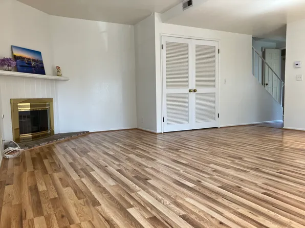 230 Entrance Rd #12, Goleta, CA 93117