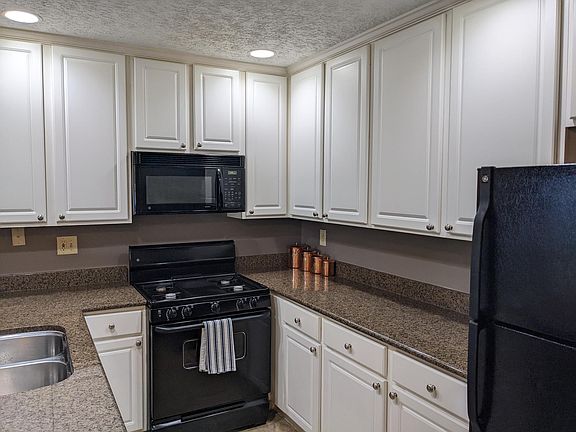 2nd image of 2727 Greystone Dr