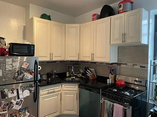 Rented by Friedman Roth Realty | media 10